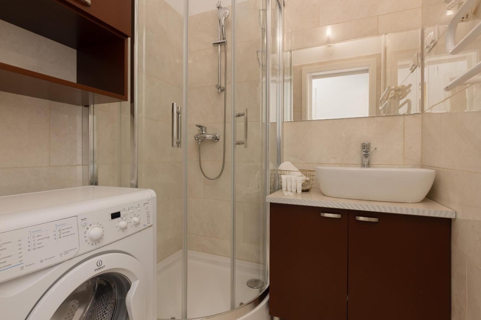 Warsaw New Town Square Apartment For 5 Guests By Noclegi Renters Экстерьер фото